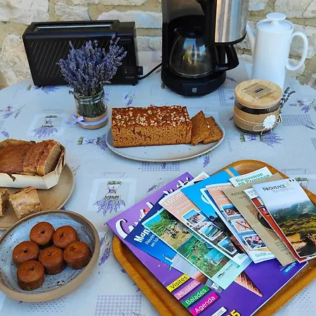 D'hotes, Les Hauts De Bed & Breakfast