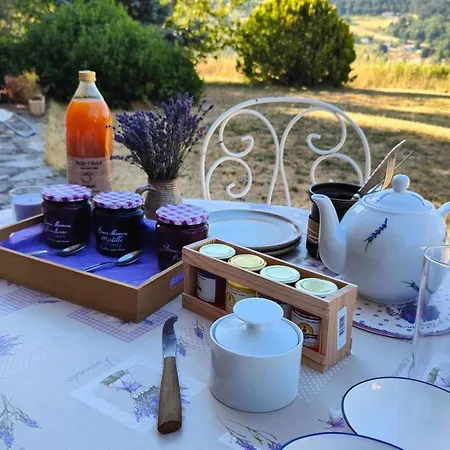 D'hotes, Les Hauts De Bed & Breakfast Montbrun-les-Bains